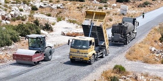Başkan Çerçioğlu kırsal mahallelerde yol yenileme çalışmalarını sürdürüyor