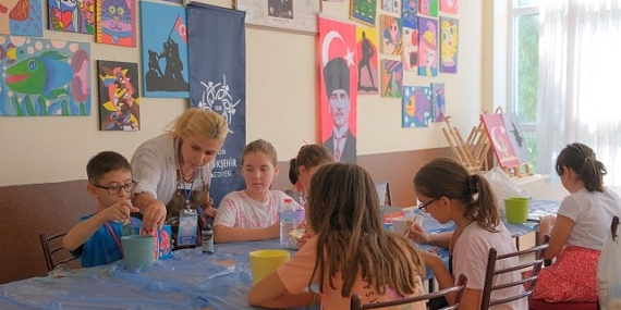 Başkan Çerçioğlu’ndan yaz kurslarında yaratıcı ruhlara destek aydınlı çocuklar sanatsal tasarımla tanışıyor