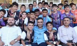 baskan-yildizdan-genclere-mujdeler-YTivF1Oe.jpg