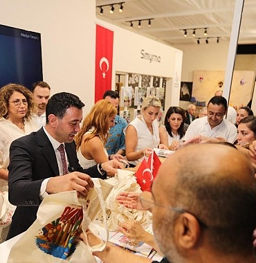 bayrakli-belediyesi-izmir-fuarinda-QZVbOrn9.jpg