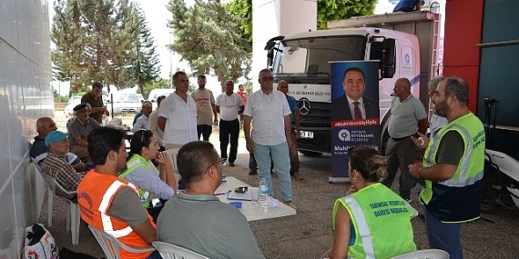 Büyükşehir Alanyalı çiftçilere 10 ton kaolin kili dağıttı