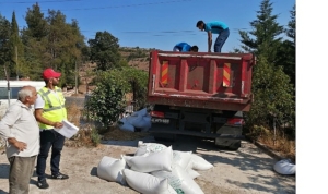 buyuksehirden-ureticiye-tavuk-yemi-ve-ekipman-destegi-BqIiZ9uJ.jpg