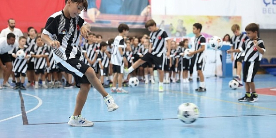 Çeşme Belediyesi Yaz Spor Okulu’nda sertifika coşkusu