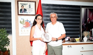 derece-yapan-ogrenciden-baskan-topalogluna-tesekkur-ziyaret-pLvjmEeb.jpg