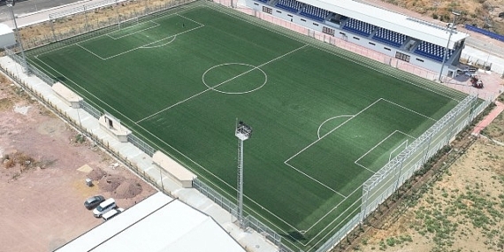 Gençler için bir futbol sahası da Alikahya’ya