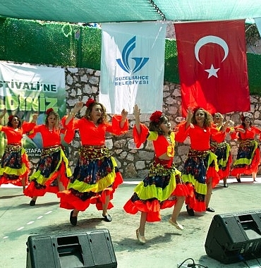 guzelbahcede-tatli-festival-aJGtu51b.jpg
