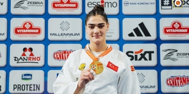 judocumuz-sinem-oructan-uskupte-altin-madalya-YPtEASSy.jpg