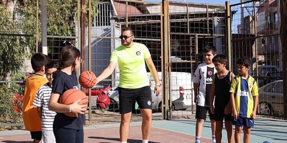 Karabağlar’lı Çocuklar Bu Yaz Mahallede Sporla Buluşuyor