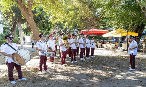 karsiyaka-belediye-bandosundan-sokak-konserleri-UkxKGLHq.jpg