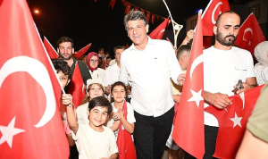 kartepede-30-agustos-zafer-bayrami-coskusu-pGVmK2Kc.jpg