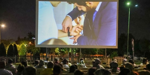Kartepe’de Açık Hava Sinema Geceleri Yoğun İlgi Görüyor