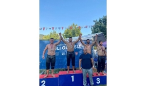 kemer-belediye-gurescisi-kursuye-cikti-xWLHB6eW.jpg