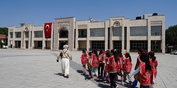Konya’da 3 Bin Öğrenci 6 Tarihi Mekânda 6 Tarihi Karakteri Tanıyor
