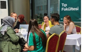 kto-karatay-universitesinde-tercih-ve-tanitim-gunleri-tum-hiziyla-devam-ediyor-liz1Tf4q.jpg