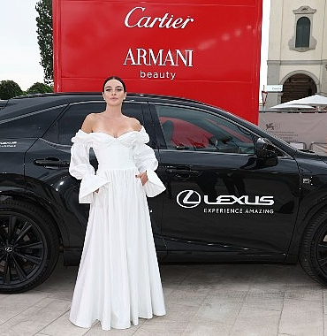 melis-sezen-lexus-ile-venedik-film-festivaline-katilacak-r2DcXGV1.jpg