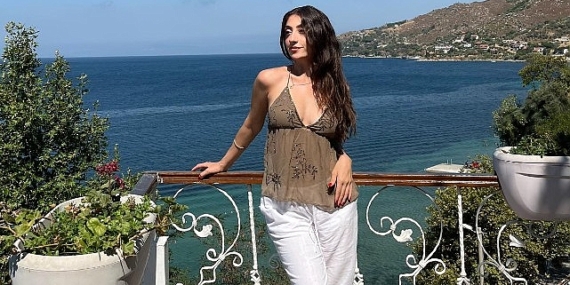 Melisa Eren’den enerjik ve duygusal bir buluşma: Kolaylıklar Diliyorum