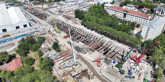 Metro tünelini açacak dev köstebekler geldi!