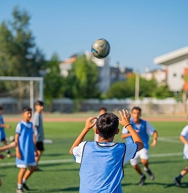 milas-belediyesi-yaz-futbol-okulunda-antrenmanlar-devam-ediyo-iC38E45T.jpg