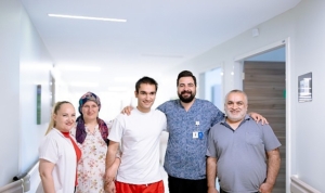 motor-kazasi-sonrasi-yataga-bagimli-kalir-dendi-yuruyerek-taburcu-oldu-iCtMYm2c.jpg