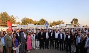 olmez-agacin-golgesinde-kitap-7-edremit-kitap-fuari-basladi-iKu67sjH.jpg