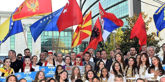 Osmangazi’de Uluslararası Balkan Festivali renkli görüntülerle start aldı