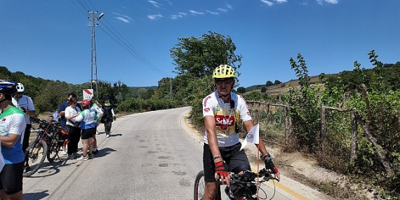Tandem bisikletlerle umuda pedal çevirdiler