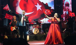 tugce-kandemir-sarayi-salladi-4HOcOncR.jpg