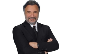 usta-oyuncu-oktay-kaynarca-sinpas-yapi-tasarruf-sandiginin-reklam-yuzu-oldu-QZppRTrk.jpg
