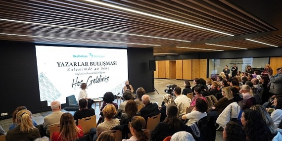Ayşe Kulin Beylikdüzü’nde Okurlarıyla Buluştu