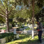 ayvalikta-mezarliklar-bayram-ziyaretlerine-hazirlandi-Y6HzpFuJ.jpg