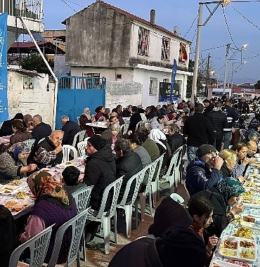 baskan-cercioglu-her-gun-binlerce-vatandasi-iftar-sofralarinda-bulusturmaya-devam-ediyor-aQuOaxdG.jpg