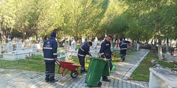 Başkan Çerçioğlu’ndan Mezarlıklarda Ramazan Bayramı Öncesi Temizlik Çalışması