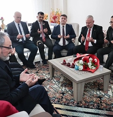 baskan-pehlivan-sehit-ailelerini-ziyaret-etti-basimizin-tacisiniz-VhemYdeq.jpg