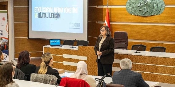 Bornova’da muhtarlar için Dijital Dönüşüm Eğitimi