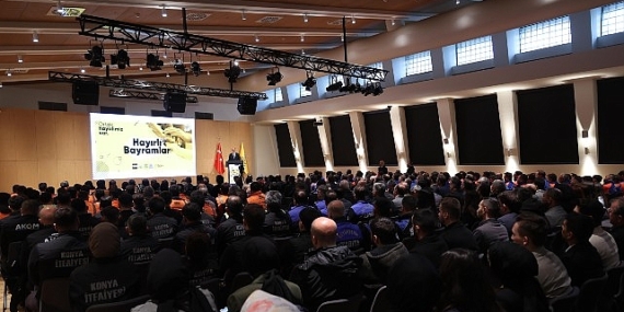 Büyükşehir Çalışanlarıyla Bayramlaşan Başkan Altay: “Biz Büyük ve Güçlü Bir Aileyiz”