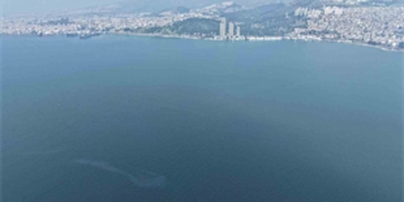 İzmir Körfezi’nde yine dış kaynaklı kirlilik alarmı