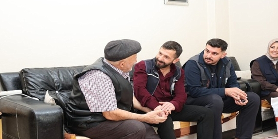 Kartepe’de Alo Evlat Sağlık Kulübü Yaşlıları Unutmadı