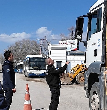 keciorende-dronla-hafriyat-kamyonu-denetimi-v7hwix5n.jpg