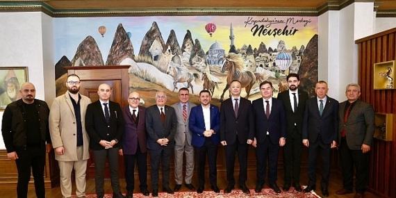 Kırgızistan Ankara Büyükelçisi Kazakbayev, Belediye Başkanı Arı’yı Ziyaret Etti