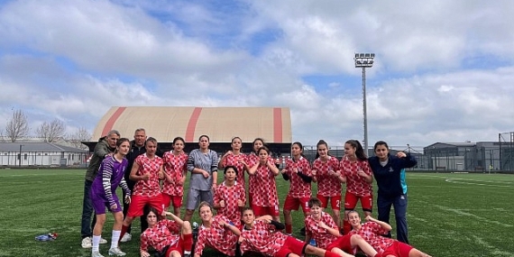 Konak Belediyespor şampiyonluk yolunda emin adımlarla ilerliyor
