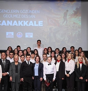 maltepe-belediyesi-ogrencilerinden-genclerin-gozunden-gecilmez-destan-canakkale-gosterisi-NHN6IhmW.jpg