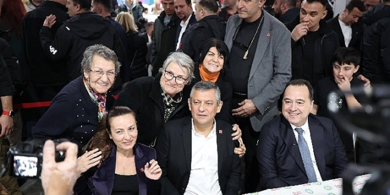 Manisa’da İftar Bereketi Binlerce Vatandaş Aynı Sofrada Buluştu