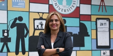 prof-dr-gul-esra-atalay-dijital-dunyada-da-insan-kalmayi-ogrenmemiz-gerekiyor-hWHryHg4.jpg