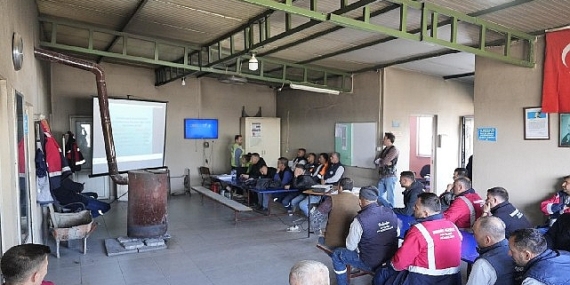 Burhaniye Belediyesi Fen İşleri personeline İş Sağlığı ve Güvenliği eğitimi verildi