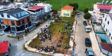 didim-belediyesi-agac-dikme-etkinligi-ile-ogrencilere-cevre-bilinci-kazandiriyor-6azjyKQl.jpg
