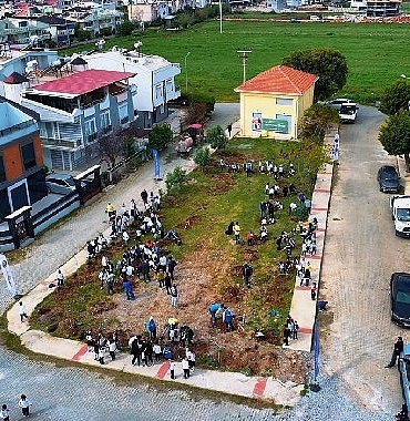 didim-belediyesi-agac-dikme-etkinligi-ile-ogrencilere-cevre-bilinci-kazandiriyor-6azjyKQl.jpg