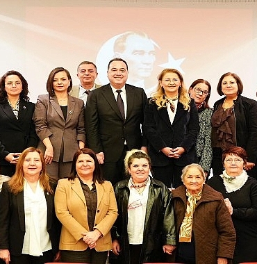 kadin-belediye-baskanlari-manisada-bir-araya-geldi-DHqVk8L6.jpg