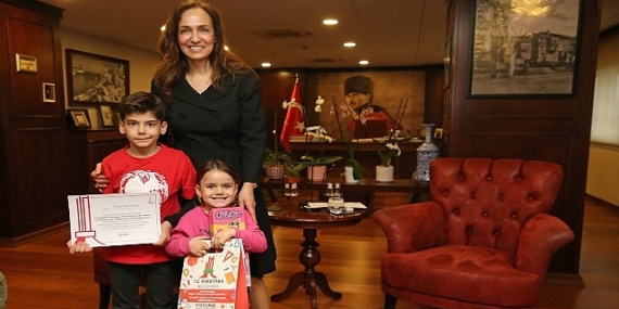 Karşıyaka Belediyesi yılın kitap tutkunlarını seçti