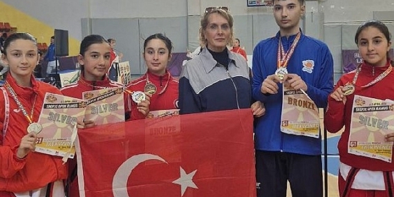 Seferihisar’ın ‘Altın Çocukları’ Avrupa yolunda kürsüyü bırakmıyor
